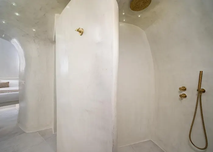 فيلة Alme Cave Vóthon